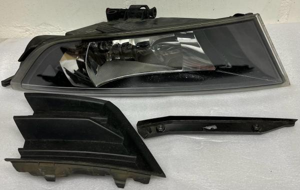 Nebelscheinwerfer rechts Volkswagen Group 6V0941700 - Skoda Fabia III